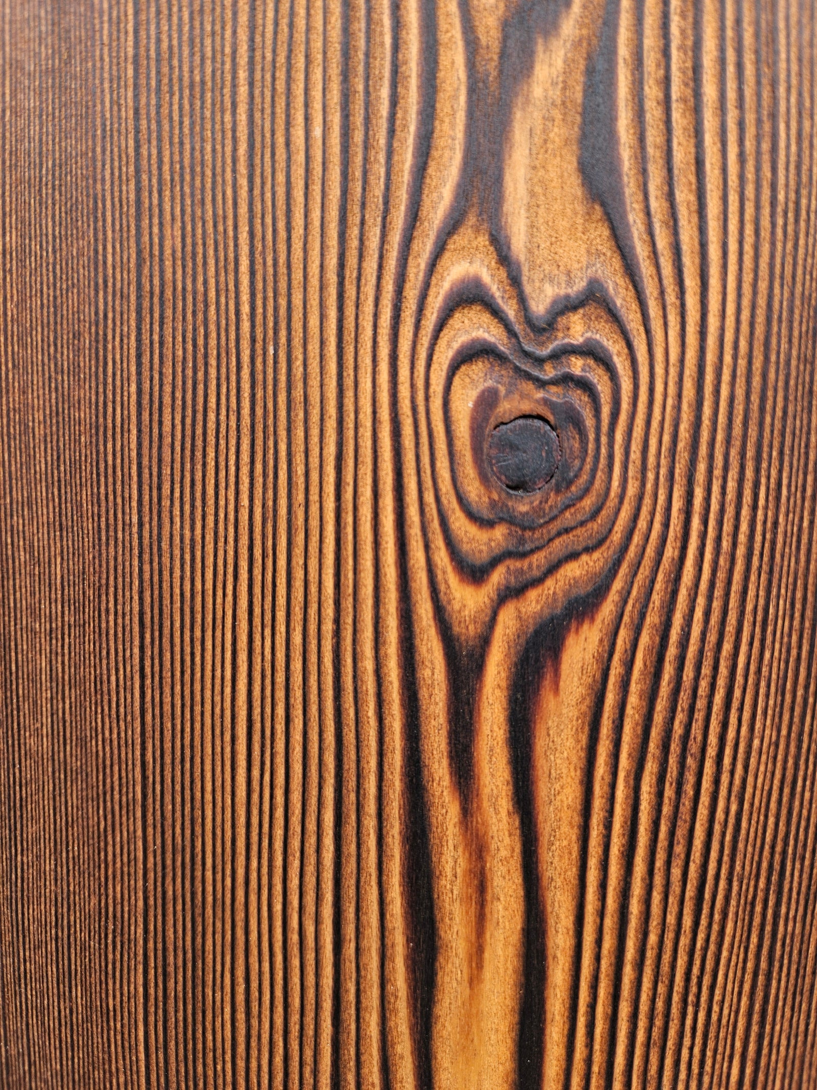 Brett (gebürstet + gebrannt) – goldbraun