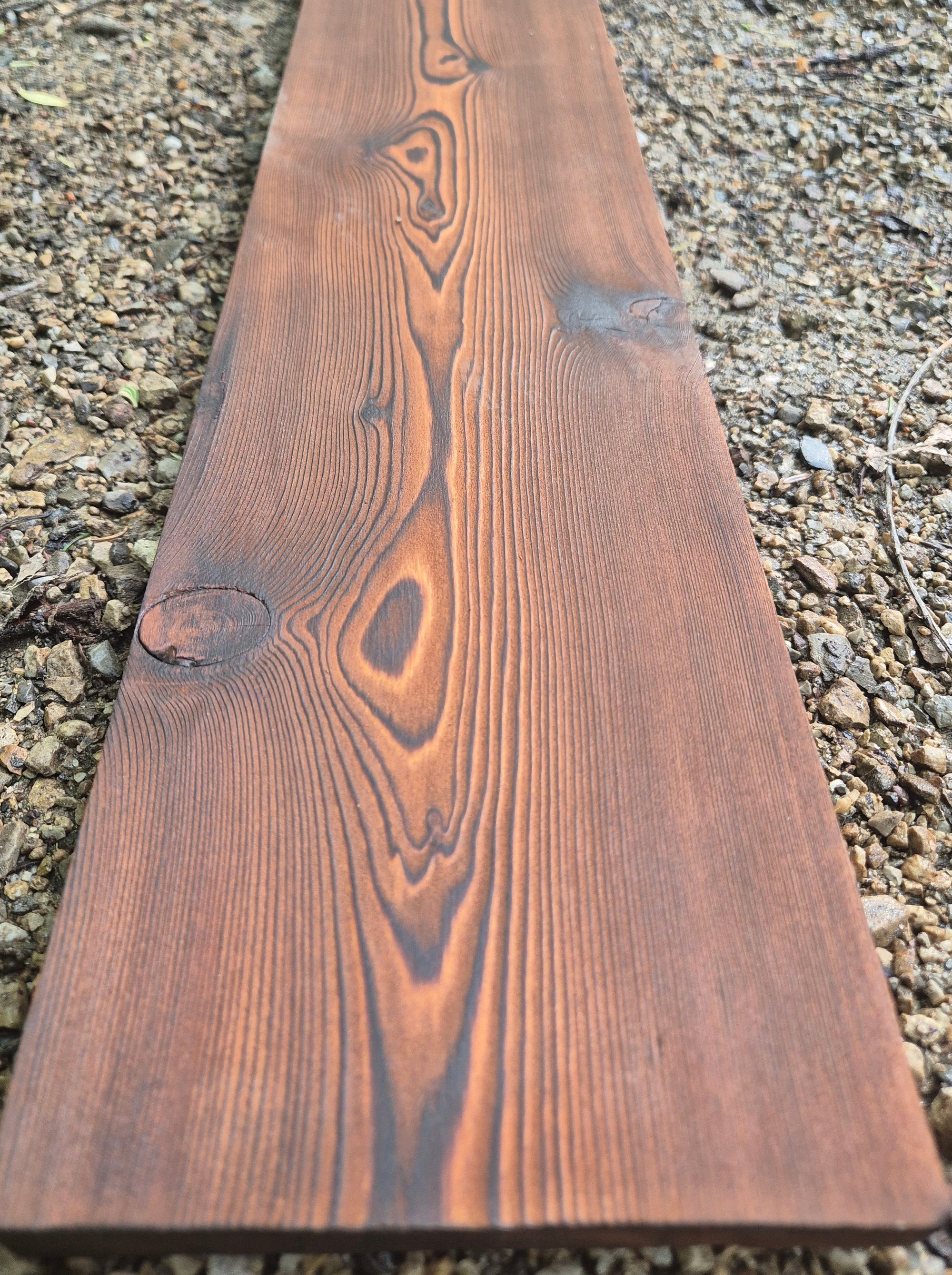 Brett (gebürstet + gebrannt) – Teak